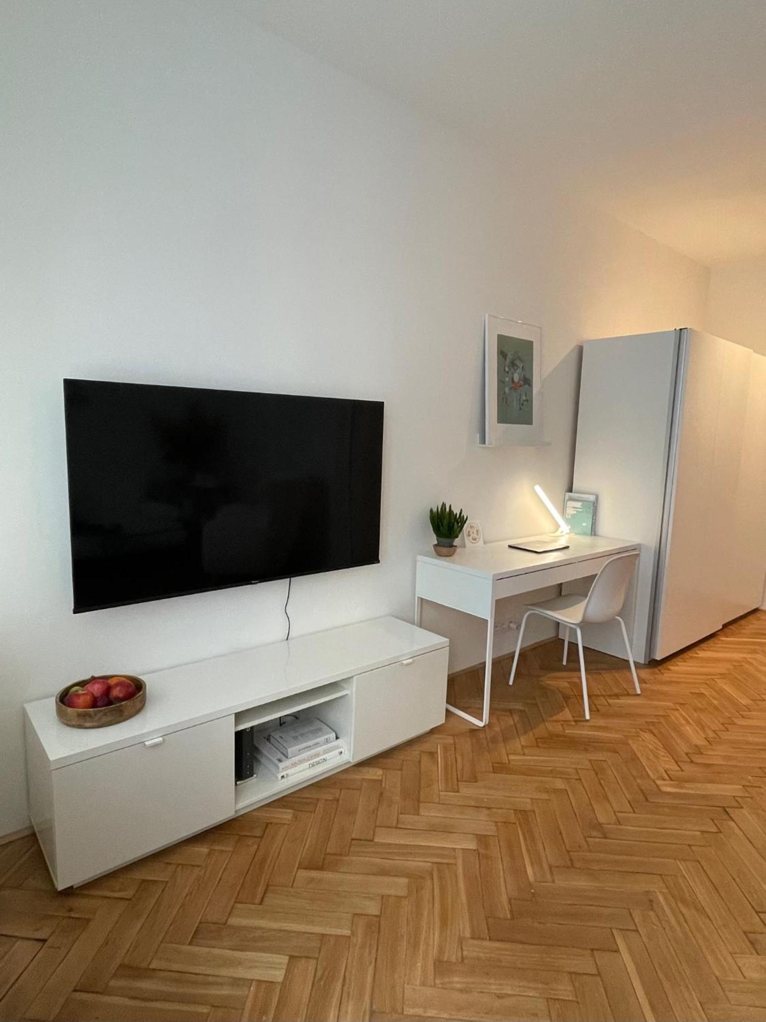 Urban Retreat I Modern Boho Apartments In Lovely Letna District - 10 Minutes From Old Town Praga Exterior foto