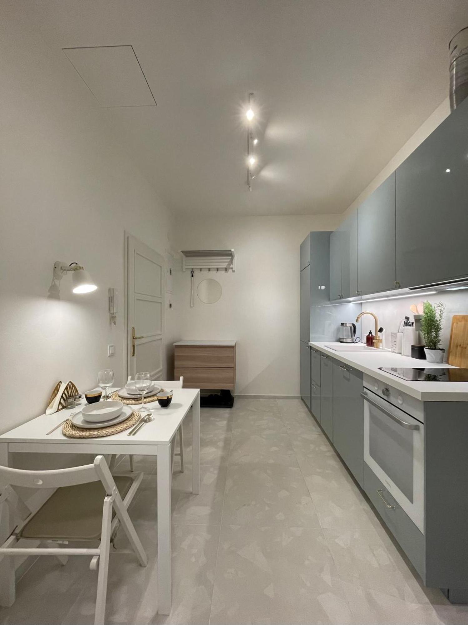 Urban Retreat I Modern Boho Apartments In Lovely Letna District - 10 Minutes From Old Town Praga Exterior foto